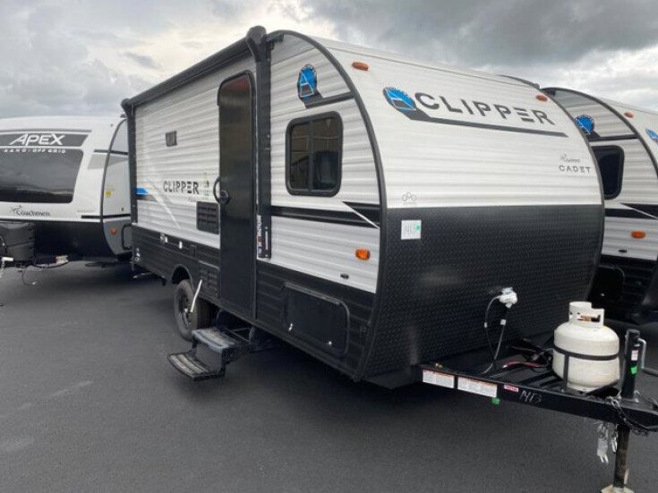 Thumbnail Photo undefined for New 2022 Coachmen Clipper